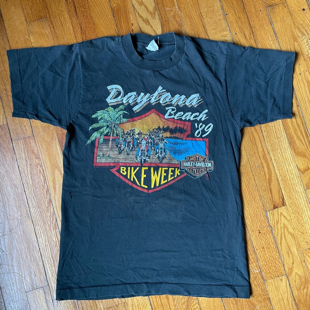 Fruit of the Loom Graphic T-Shirt - Black and Red